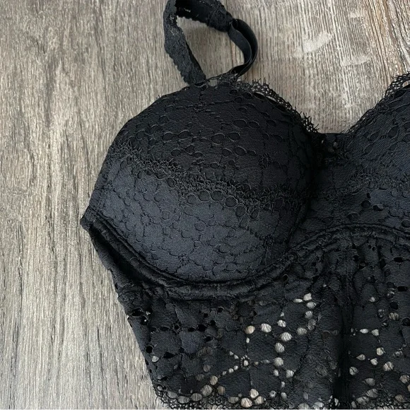 VICTORIA’S SECRET PINK NWT Black Lace Bralette Padded Underwire Size S - Picture 3 of 9